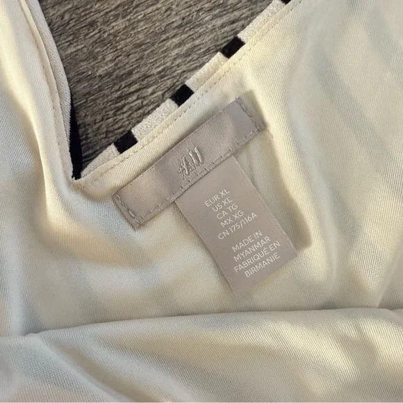 H&M Monochrome Striped Midi Dress - Picture 4 of 5